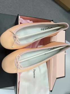 Repetto Cinderella Ballerinas- One Left -Ballet Costumes Shop V086vip3